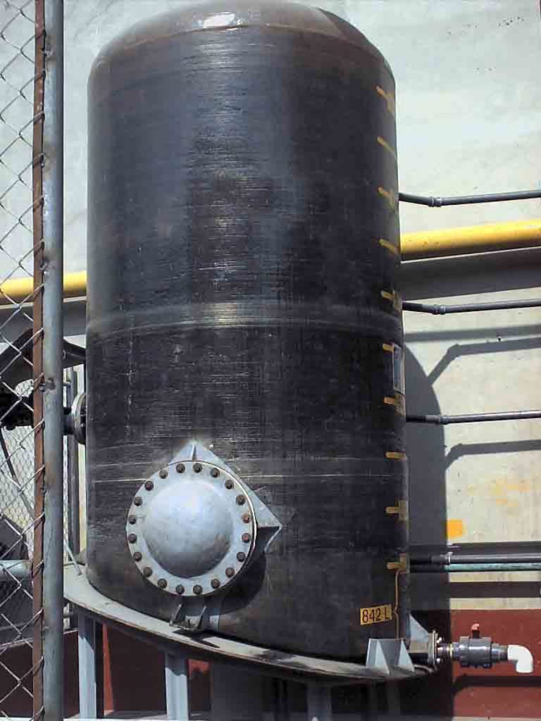 Tanque de fibra de vidrio fondo inclinado